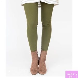 Agnes & Dora Modern Jeggings in Olive